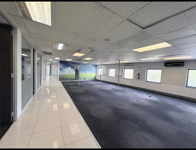 1,880M² OFFICE TO LET IN VORNA VALLEY